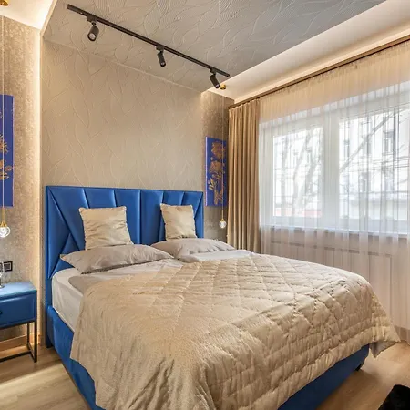 L3 Lucy Premium * Budapest