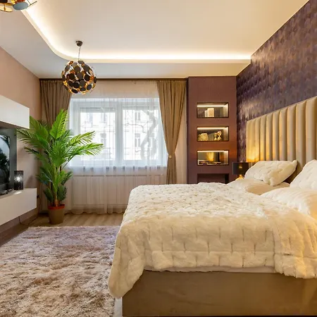 L3 Lucy Premium * Budapest