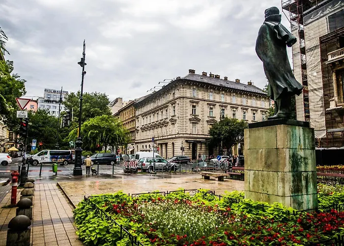 L3 Lucy Premium * Budapest